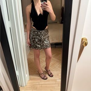 Zara Metallic Disc Mini Skirt

Brand new, never worn.